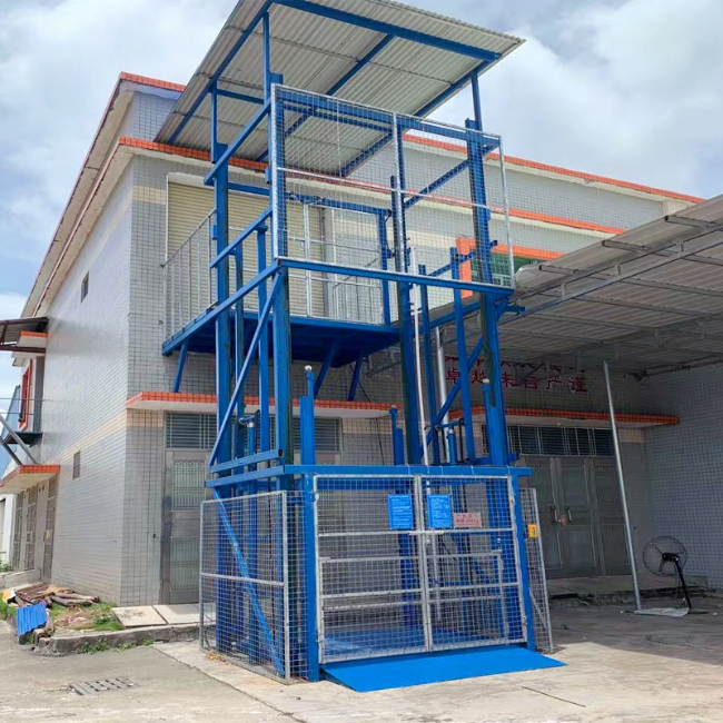 甘孜建材厂室外升降货梯安装